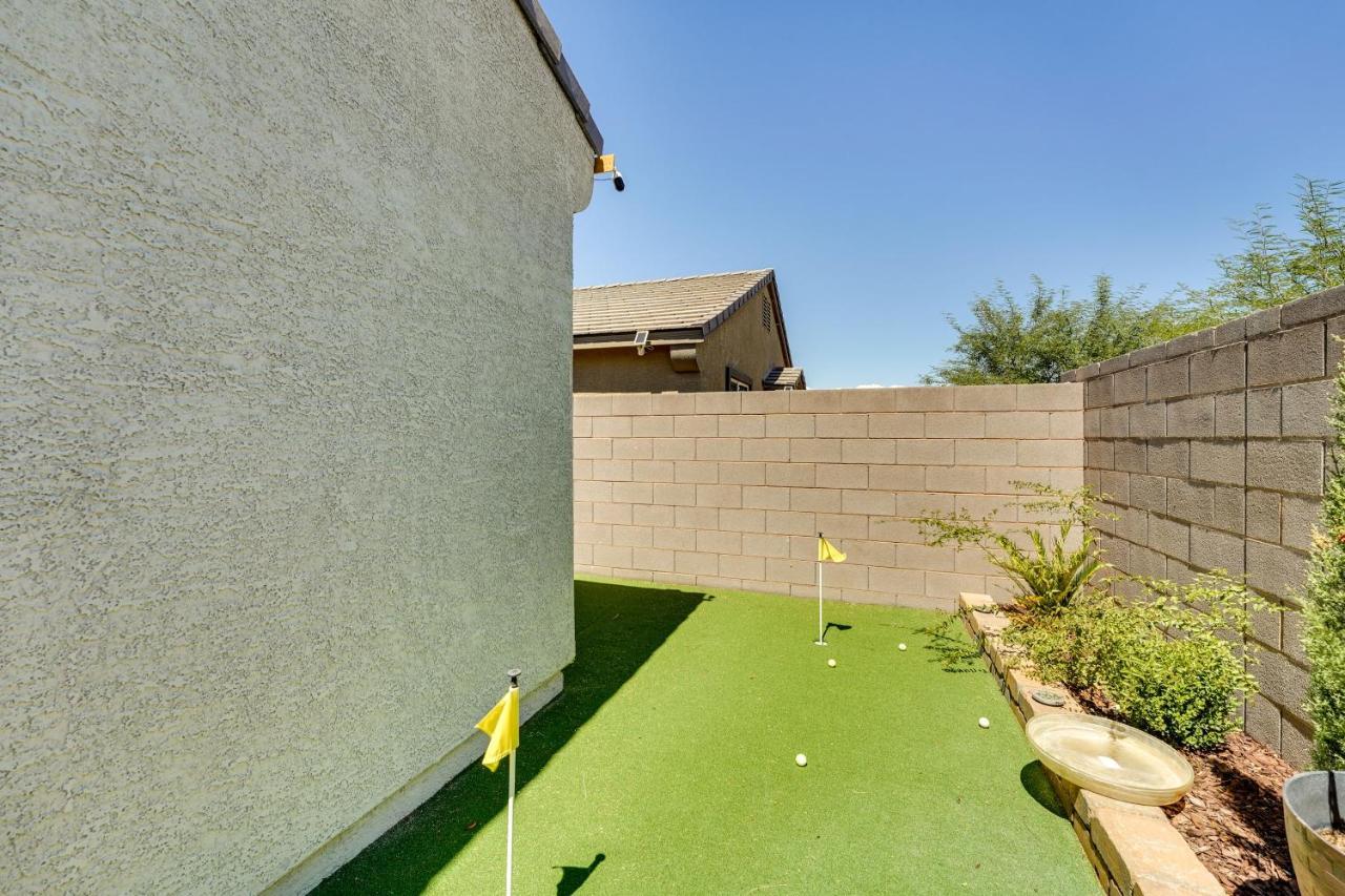 Home With Putting Green About 11 Mi To Las Vegas Strip Εξωτερικό φωτογραφία